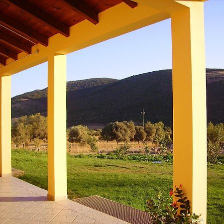 Agriturismo La Grotta Del Tesoro Santadi Ngoại thất bức ảnh