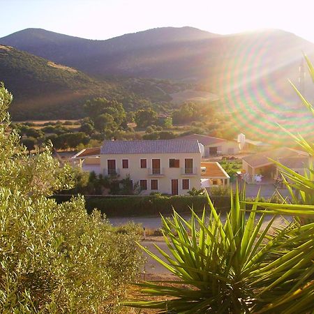 Agriturismo La Grotta Del Tesoro Santadi Ngoại thất bức ảnh