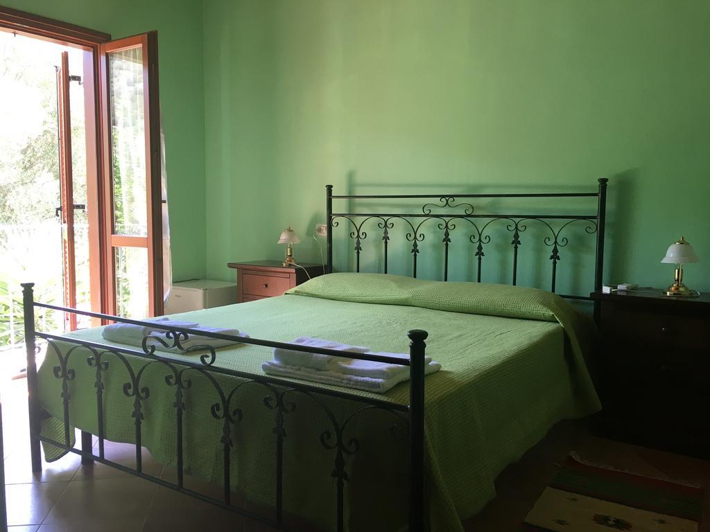 Agriturismo La Grotta Del Tesoro Santadi Ngoại thất bức ảnh